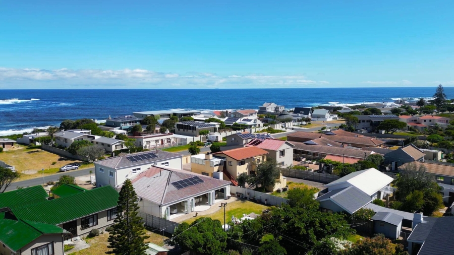 5 Bedroom Property for Sale in Sandbaai Western Cape